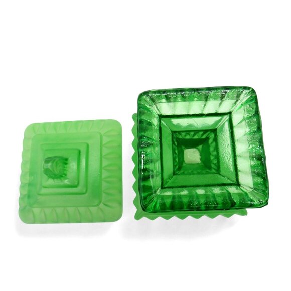 Green Glass Covered Square Pedestal CANDY DISH Vintage - Picture 5 of 10